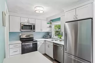56 Jetwood St, North Andover, MA 01845 - Photo 7
