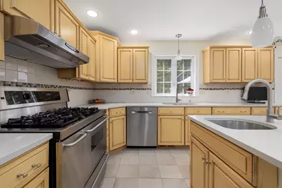 21 Chase Rd, Dartmouth, MA 02747 - Photo 3