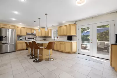 21 Chase Rd, Dartmouth, MA 02747 - Photo 5
