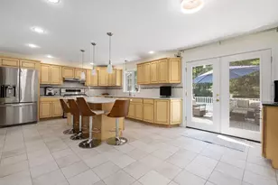 21 Chase Rd, Dartmouth, MA 02747 - Photo 5