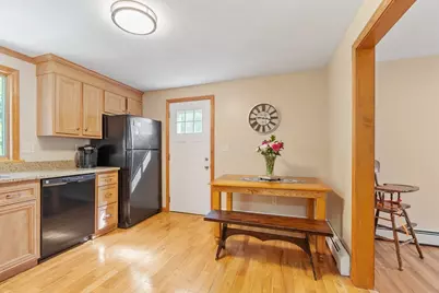 11 Hemlock Ave, Methuen, MA 01844 - Photo 17
