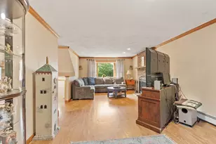11 Hemlock Ave, Methuen, MA 01844 - Photo 7