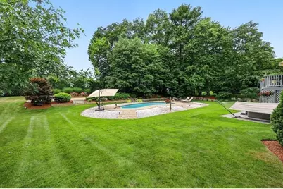 32 Country Club Cir, Pembroke, MA 02359 - Photo 31
