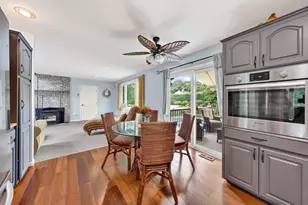 32 Country Club Cir, Pembroke, MA 02359 - Photo 11