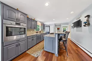32 Country Club Cir, Pembroke, MA 02359 - Photo 9