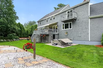 32 Country Club Cir, Pembroke, MA 02359 - Photo 35