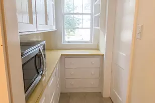 59 Rowe St, Newton, MA 02466 - Photo 11