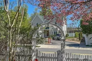 59 Rowe St, Newton, MA 02466 - Photo 17