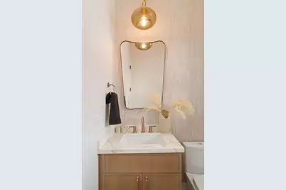 712 Watertown St #712, Newton, MA 02460 - Photo 13