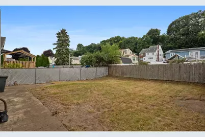 105 Oakwood Ave, Revere, MA 02151 - Photo 25