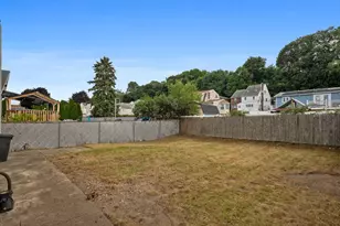 105 Oakwood Ave, Revere, MA 02151 - Photo 25
