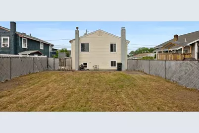 105 Oakwood Ave, Revere, MA 02151 - Photo 27
