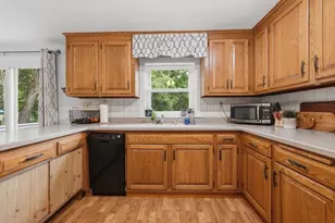 1 Middle St, Woburn, MA 01801 - Photo 5