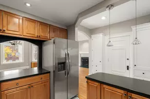 1011 Beacon St, Brookline, MA 02446 - Photo 13