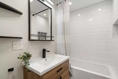 1011 Beacon St #4, Brookline, MA 02446 - Photo 5