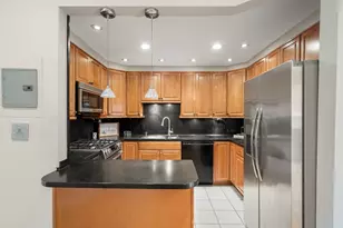 1011 Beacon St, Brookline, MA 02446 - Photo 11