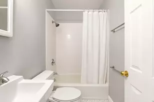 28 Phillips St, Boston, MA 02114 - Photo 9