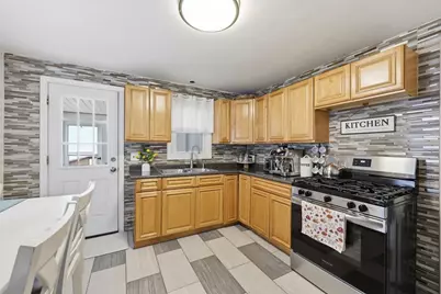 63 Fordham St, Springfield, MA 01104 - Photo 9
