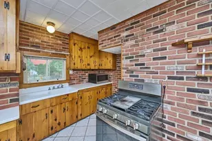 4 Cottage Cir, Somerville, MA 02144 - Photo 7