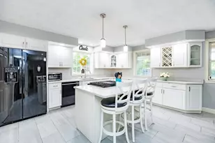 7 Austin St, Methuen, MA 01844 - Photo 9