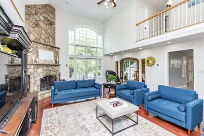 7 Austin St, Methuen, MA 01844 - Photo 5