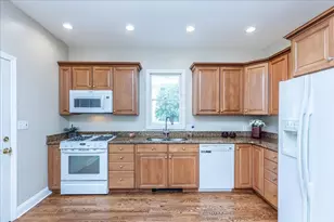 10 Wilfred St, Methuen, MA 01844 - Photo 15