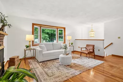 32 Westwood St, Burlington, MA 01803 - Photo 5