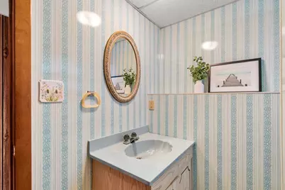 32 Westwood St, Burlington, MA 01803 - Photo 35