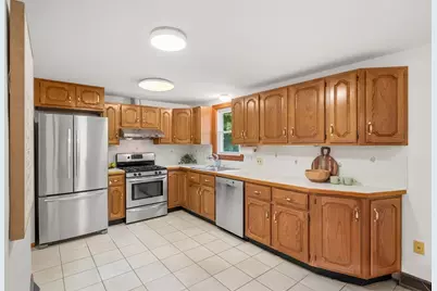 32 Westwood St, Burlington, MA 01803 - Photo 7
