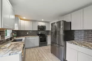 49 Charles St, North Attleboro, MA 02760 - Photo 3