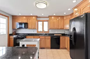 45 Redwood Dr, Norwood, MA 02062 - Photo 3