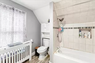 27 Houston Pl, Lynn, MA 01905 - Photo 17