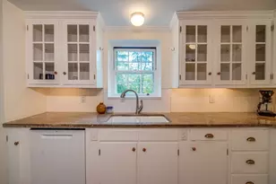 18 Plum Tree Rd, Amherst, MA 01002 - Photo 11