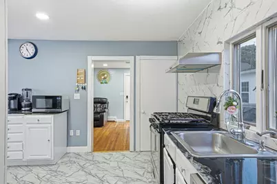 20 Bell St, Quincy, MA 02169 - Photo 11