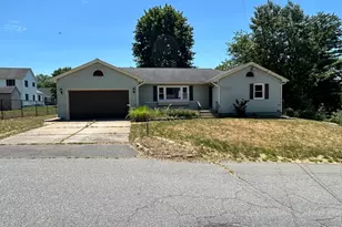 14 Wesley St, Dracut, MA 01826 - Photo 1