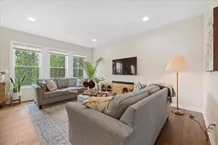 11 Winslow Ln, Grafton, MA 01536 - Photo 3