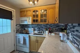 18 Austin Ct, Saugus, MA 01906 - Photo 3