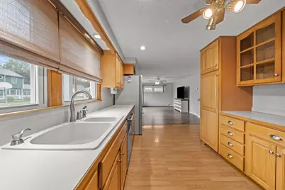 35 Lackey St, Haverhill, MA 01830 - Photo 5