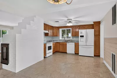 6 Donna St, Peabody, MA 01960 - Photo 5