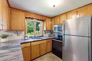 8 Helena St, Ludlow, MA 01056 - Photo 5