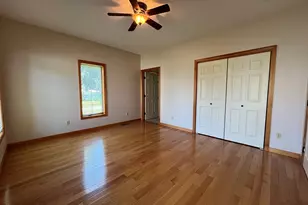 20 Gaspee St, Chicopee, MA 01013 - Photo 17