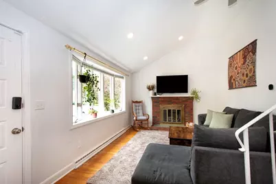 18 Oakwood Dr, Randolph, MA 02368 - Photo 7