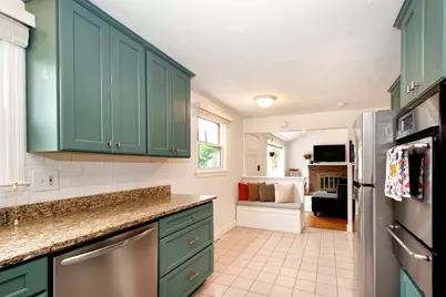 18 Oakwood Dr, Randolph, MA 02368 - Photo 13