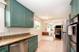 18 Oakwood Dr, Randolph, MA 02368 - Photo 13