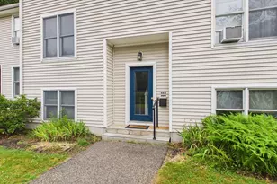 8 Meadowbrook Ct, Oxford, MA 01540 - Photo 3