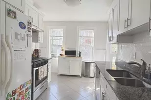 40 Howie St, Melrose, MA 02176 - Photo 9