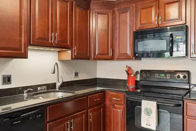 186 Lexington St #7, Watertown, MA 02472 - Photo 3