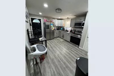 524 Goodwin St, Springfield, MA 01151 - Photo 3