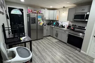 524 Goodwin St, Springfield, MA 01151 - Photo 3
