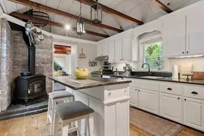 21 Lincoln Street, Medway, MA 02053 - Photo 7
